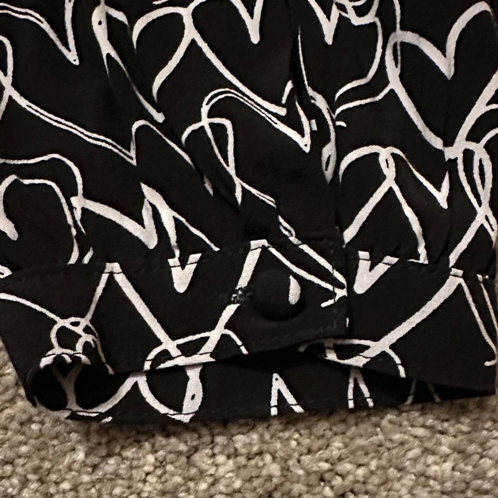 LOFT Black and White hearts Dress - Picture 4 of 7